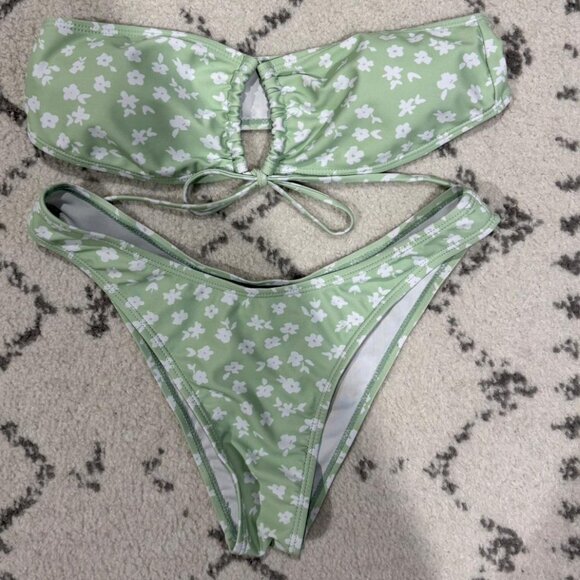 Bikini Set - Picture 2 of 2